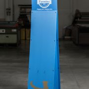 Display personalizzabile da terra SERIARS